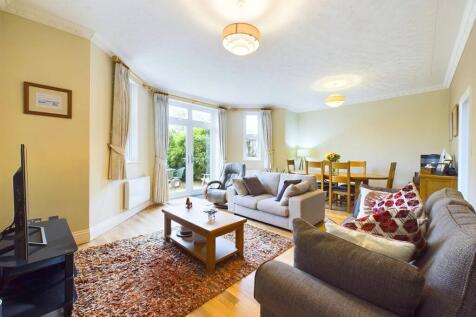 Living room CAM02...