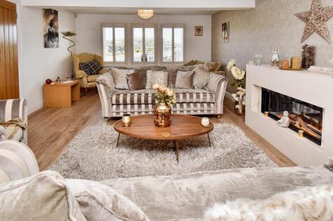 Lounge Angle 1