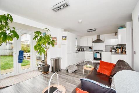 Lounge/Kitchen Angle 2