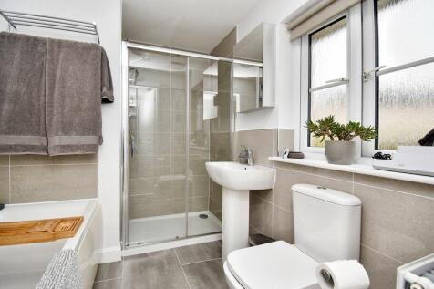 Bedroom 1 En-suite Angle 1