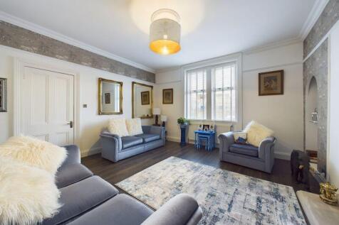 Lounge Angle 2