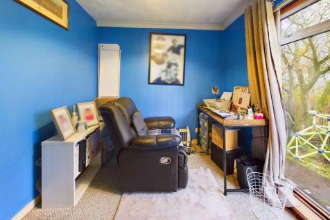 Bedroom 7/Office