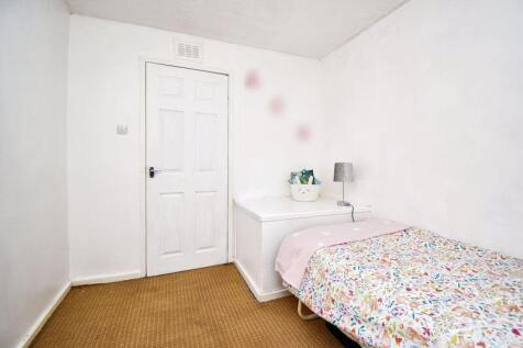 Bedroom 6 Angle 2