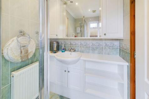 En-suite Angle 2