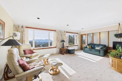 Lounge Angle 1