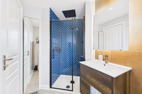 En-Suite Angle 2