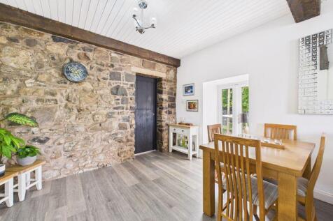 Dining Area Angle 3