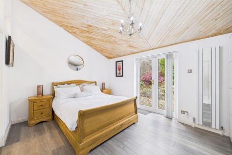 Bedroom 1 Angle 1