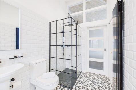 En-Suite Angle 2