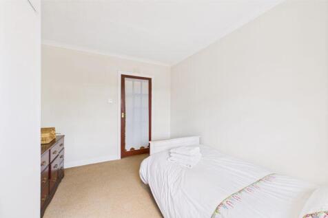 Bedroom 4 Angle 3