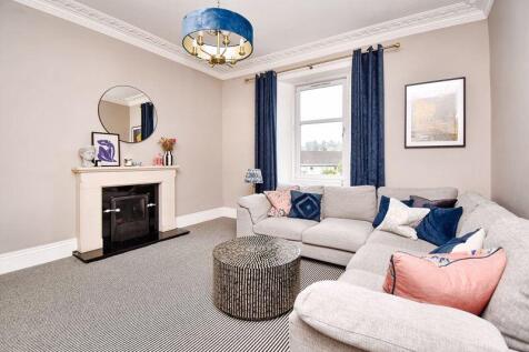 Lounge Angle 1
