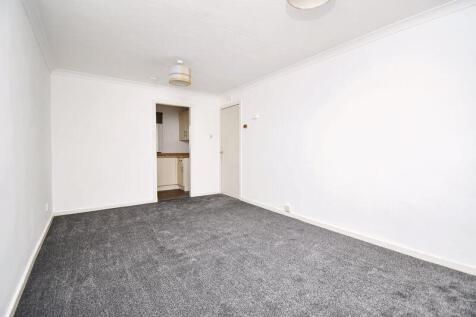 Lounge/Dining Angle 2
