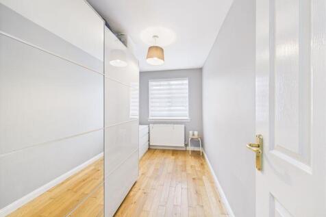 Bedroom 4 / Office Angle 2