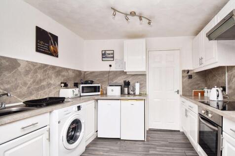 Kitchen Dining Angle 1