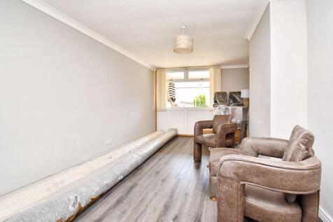 Lounge/Dining Angle 1