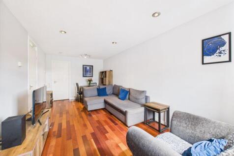 Lounge/Dining Angle 1