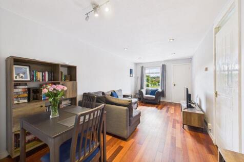 Lounge/Dining Angle 2
