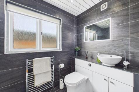 En-Suite Angle 1