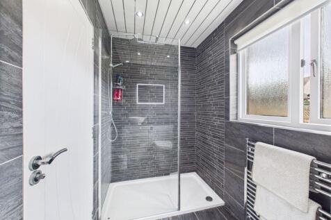 En-Suite Angle 2