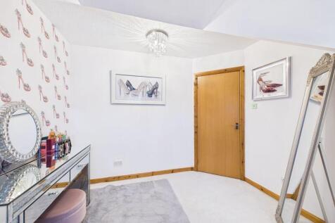 Bedroom 4 Angle 2