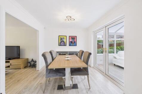 Dining Area Angle 1