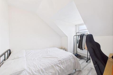 Bedroom 4 Angle 1