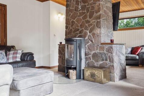 Lounge/Dining Angle 2