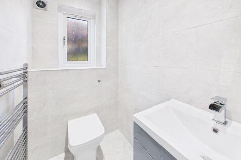 Bedroom 3 En-Suite Angle 1