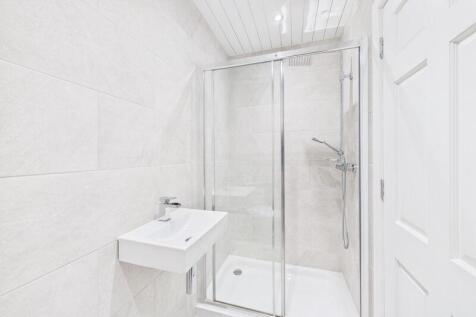 Bedroom 4 En-Suite Angle 1