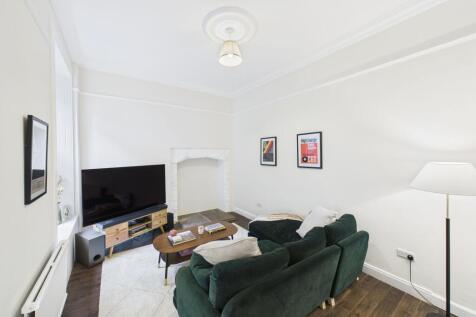 Family Room / Bedroom 5 Angle 1