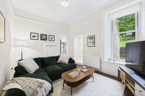 Family Room / Bedroom 5 Angle 2