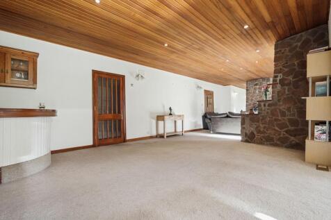 Lounge/Dining Angle 8