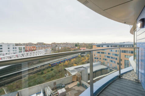 Gillespie Court, Que
