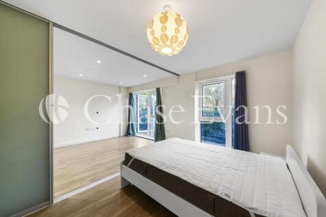 Living/Sleeping Area