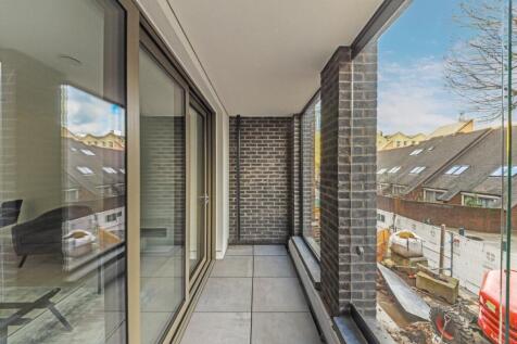 Balcony - Gatsby Apa