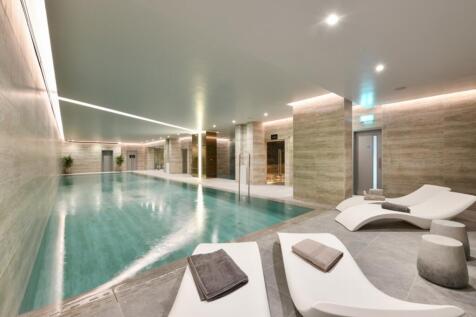 Pool - Carrara Tower