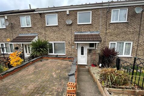 Front 24 Chichester Close.jpg
