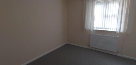 5 (Main Bedroom).jpg