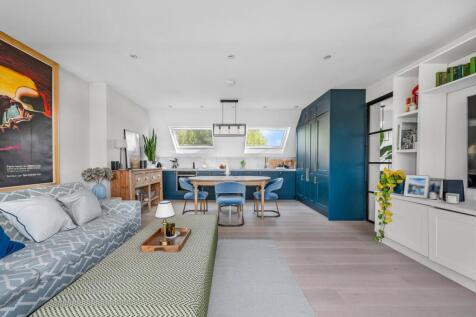 Reception/Kitchen