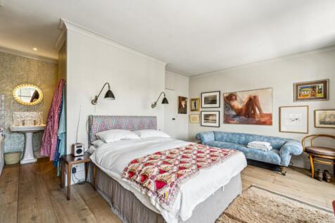 property in Elgin Crescent, 
Westbourne Park, W11