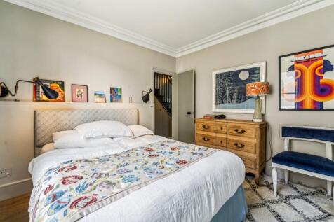 property in Elgin Crescent, 
Westbourne Park, W11