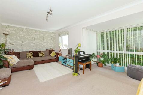 11 Meadowside_15.JPG