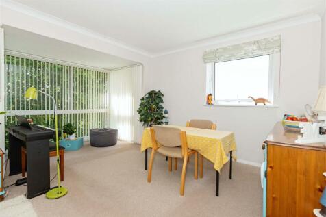 11 Meadowside_14.JPG