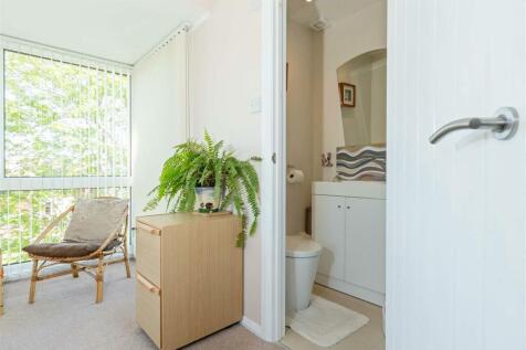 11 Meadowside_11.JPG