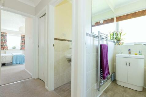 11 Meadowside_4.JPG