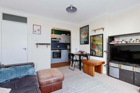 3 76 South Terrace_9.jpg