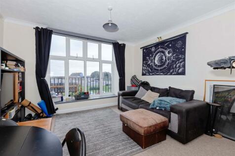3 76 South Terrace_8.jpg