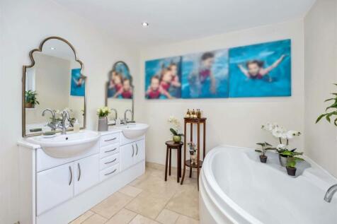 Ashurst Close, 9-008.jpg