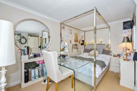 Ashurst Close, 9-002.jpg