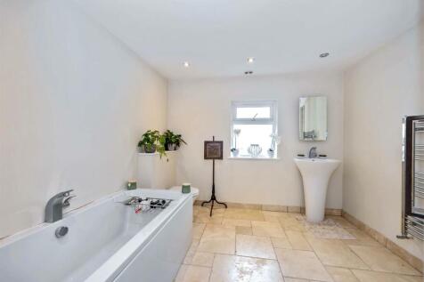 Ashurst Close, 9-006.jpg